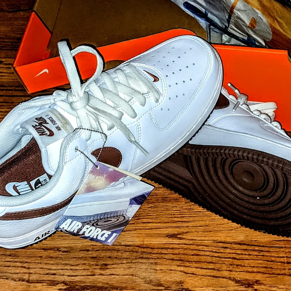 Nike Air Force One Low Retro (Anniversary Edition) 11m - Picture 2 of 8